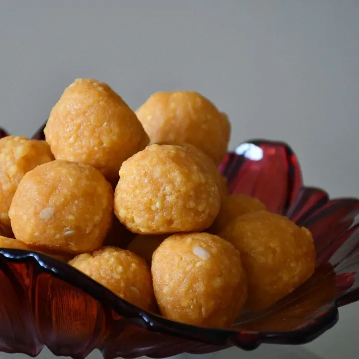 Besan Ladoo — Roasted gram flour and ghee ladoo.