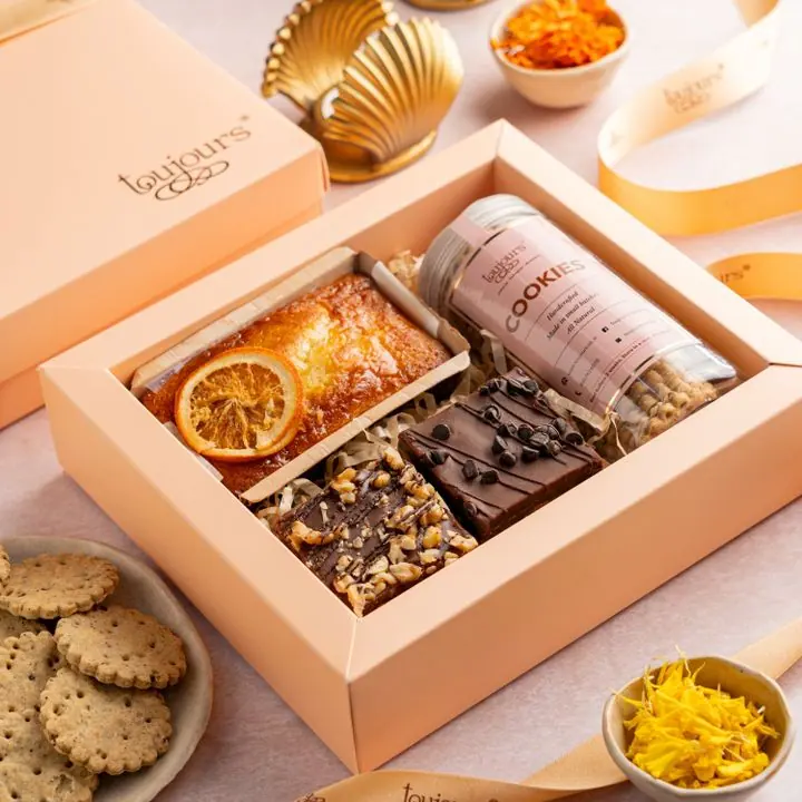 Corporate Gift Box — Branded-sleeve sweet box for teams and clients. Min. 10 boxes.